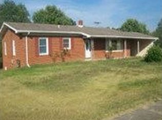 101 S Deepwood Dr, Radcliff, KY 40160