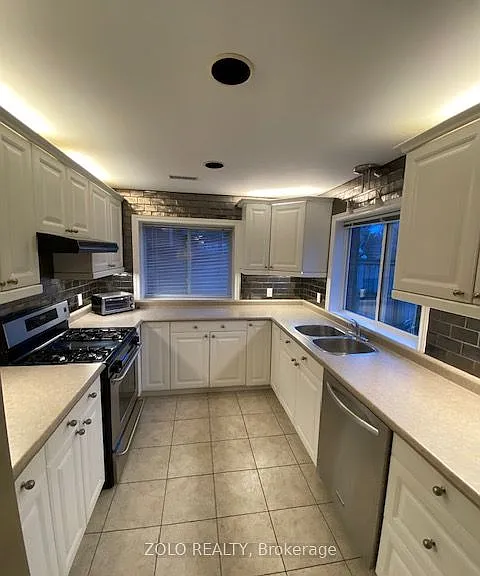 24 Coburn Cres — Photo 5