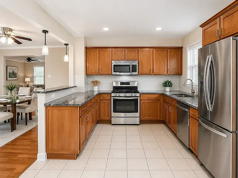 3 bed, 2000 sqft, $4,500 — Photo 2