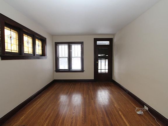 2nd image of 4928 Holly Hills Ave #1F