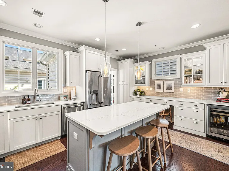 625 W Mulberry St — Photo 15