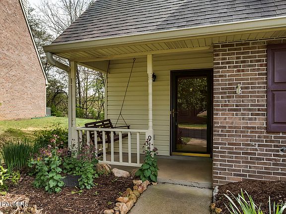 2nd image of 912 Bradley Bell Dr
