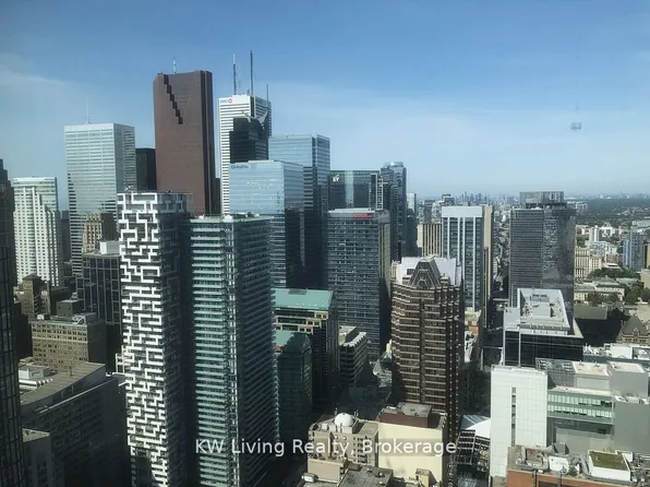 88 Queen St E #5609, Toronto, ON M5C 0B6