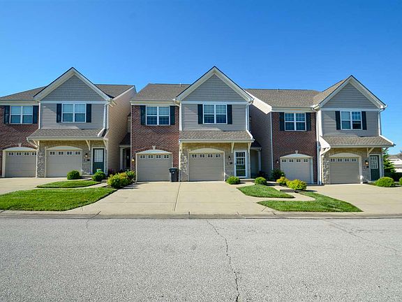 5th image of 926 Waterpointe Ln