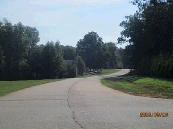 Exterior Neighborhood (street photo)