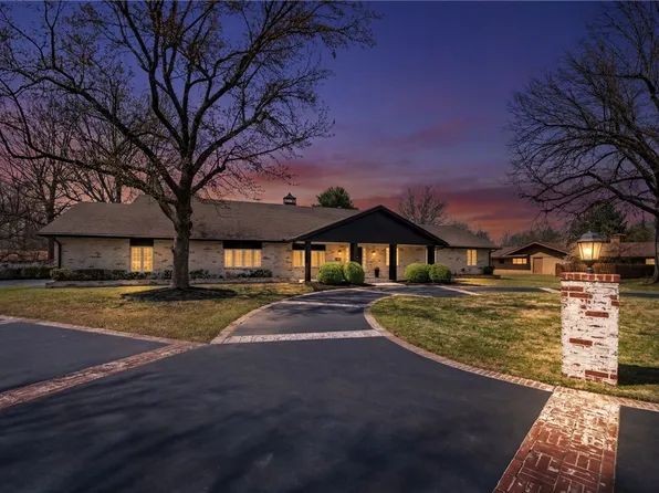 1100 Ranch Dr, Bentonville, AR 72762