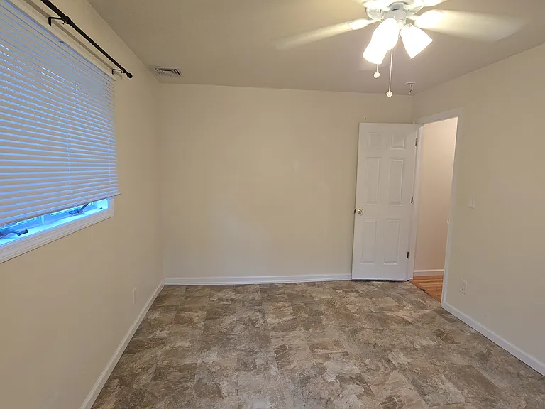 270 Station Rd — Photo 9
