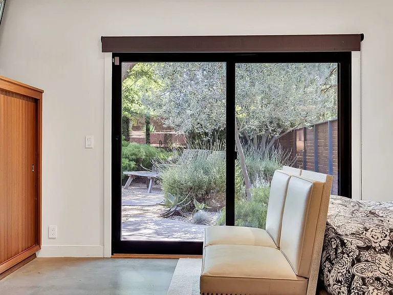 8967 Wonderland Park Ave — Photo 15