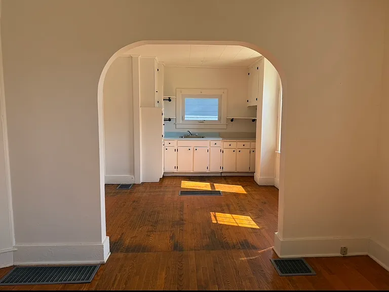 Rogers 304 E Lucas St — Photo 2