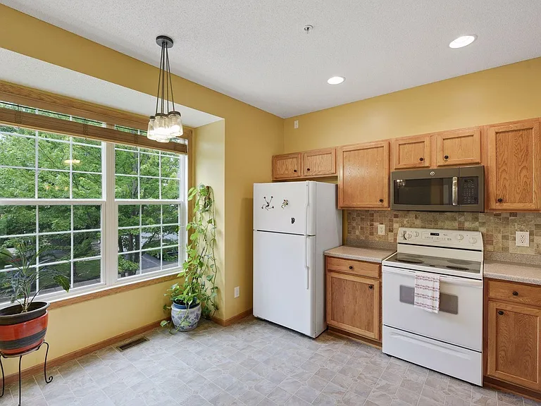 15544 Lilac Dr — Photo 33