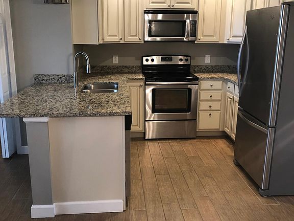3rd image of 333 2nd Ave APT E