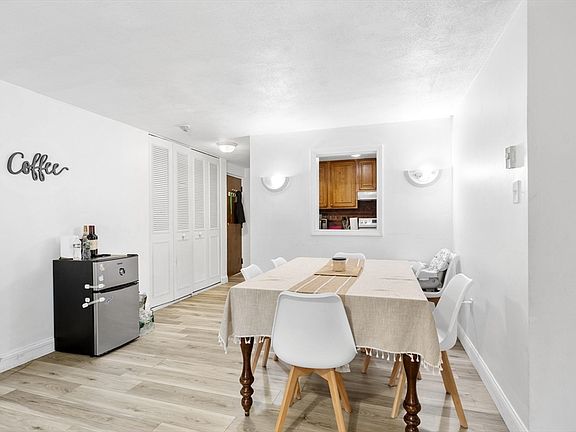 5th image of 65 Greentree Ln APT 33