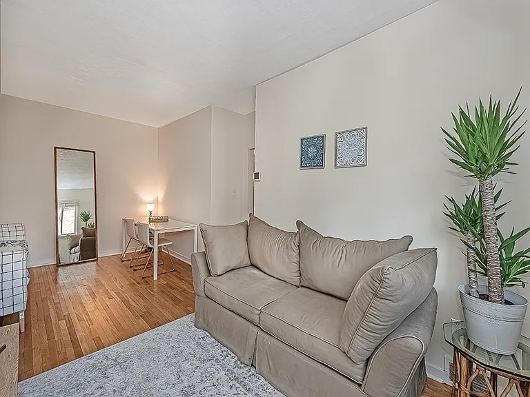 5704 Hampton St #2 — Photo 9