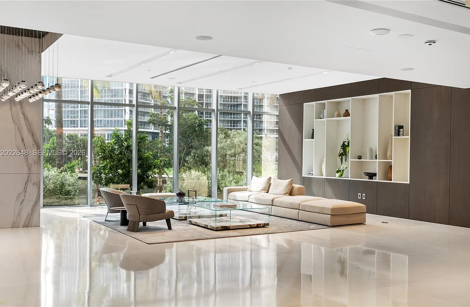 Aston Martin Residences — Photo 3