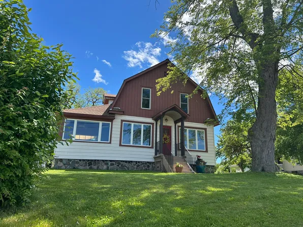 22 Truckey St, Saint Ignace, MI 49781