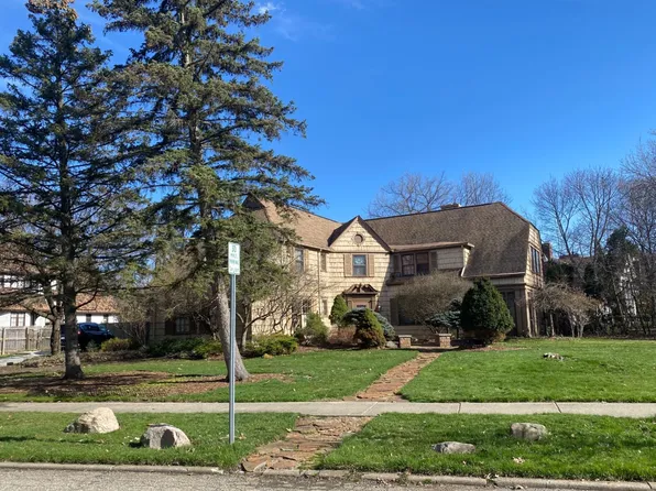 1101 Woodlawn Park Dr, Flint, MI 48503