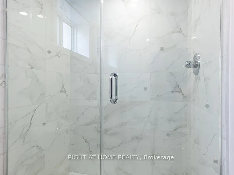 6 Bellvare Cres — Photo 18