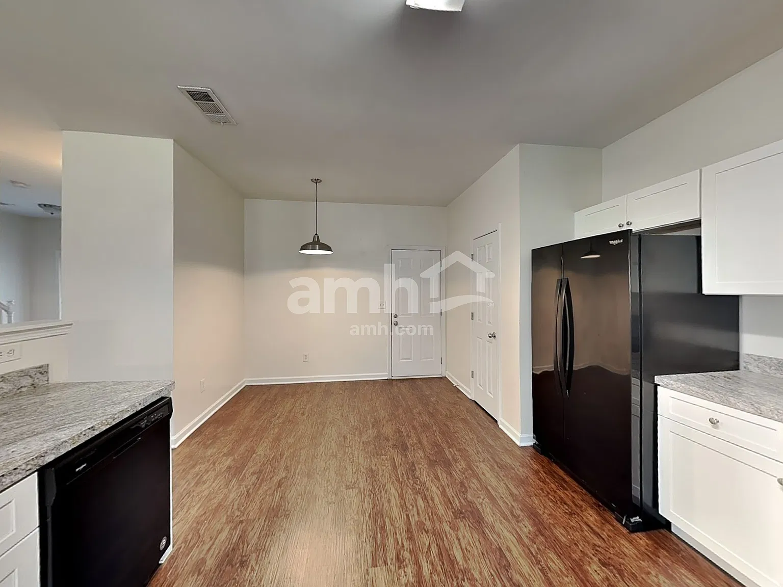 4 bed, 2.5 bath, 2267 sqft, $2,355 — Photo 4
