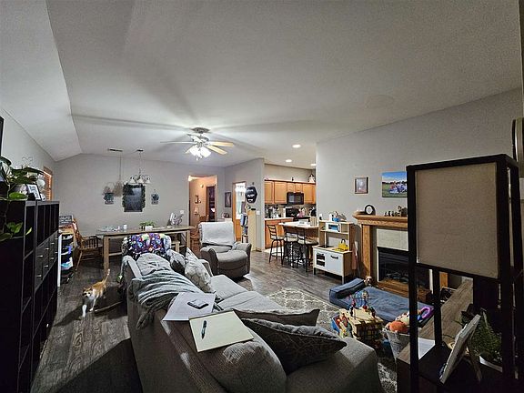 3rd image of 3707 W Bristol Ave