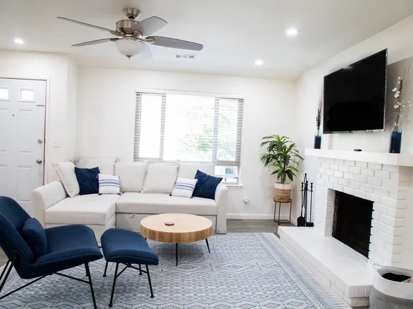 1116 Sills Ct APT 4, Capitola, CA 95010