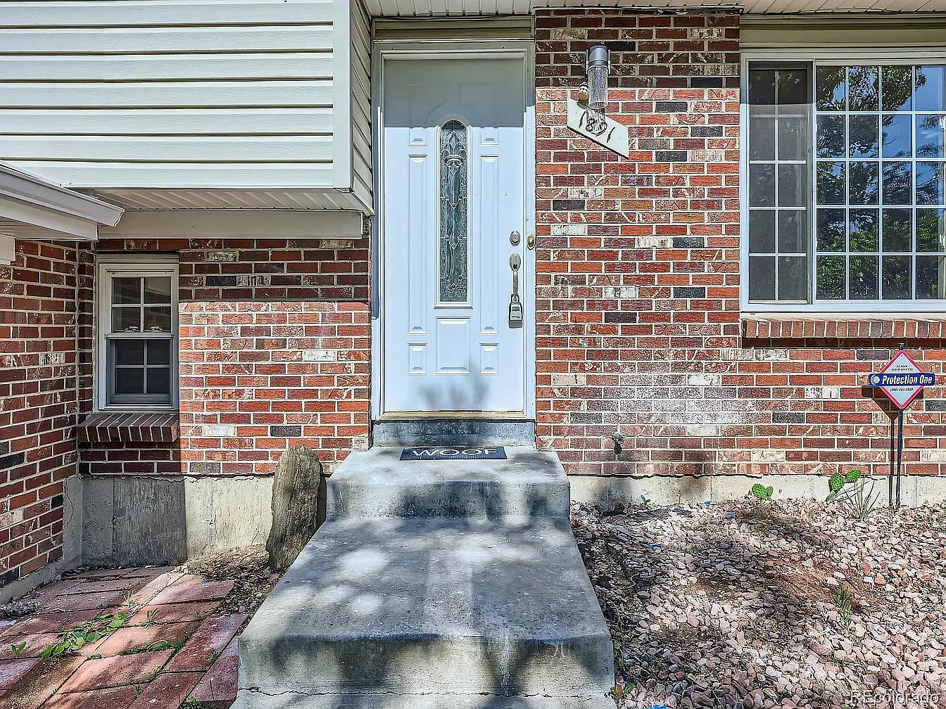 4 bed, 1664 sqft, $2,899 — Photo 2
