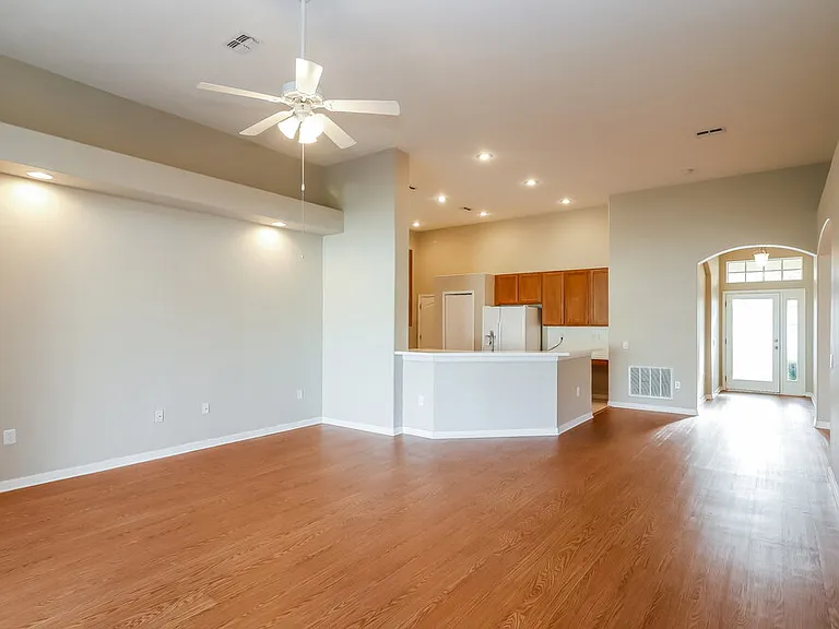 3731 Braemere Dr — Photo 2