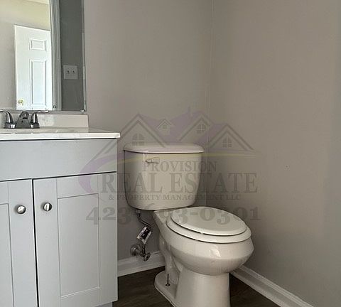 5th image of 661 Village Green Dr NW