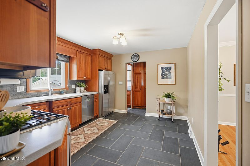 2nd image of 32 Brookwood Drive