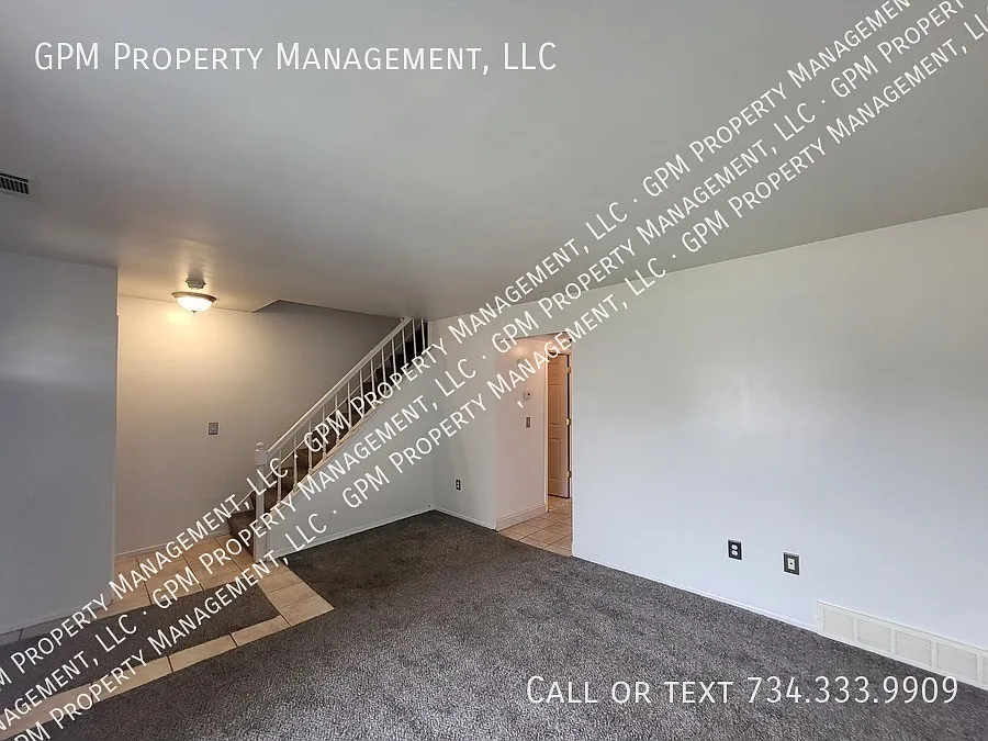 Nice Condo in Brownstown! — Photo 4