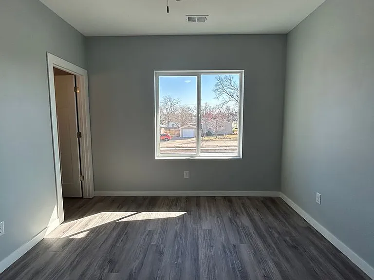 2723 Adams St — Photo 17