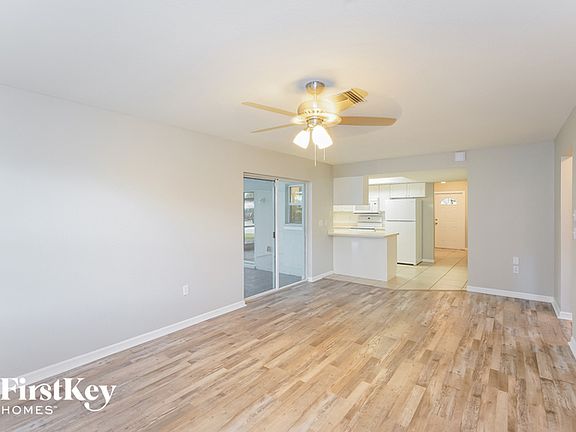 3rd image of 136 Sunnyside St NW