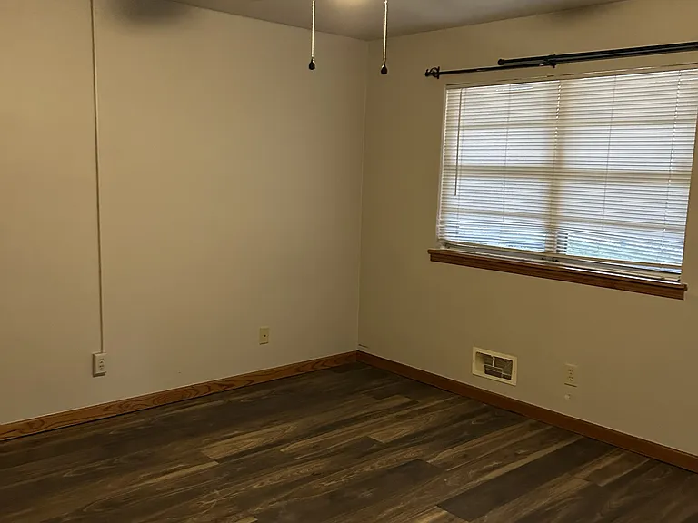 410 W Cook St #12 — Photo 3