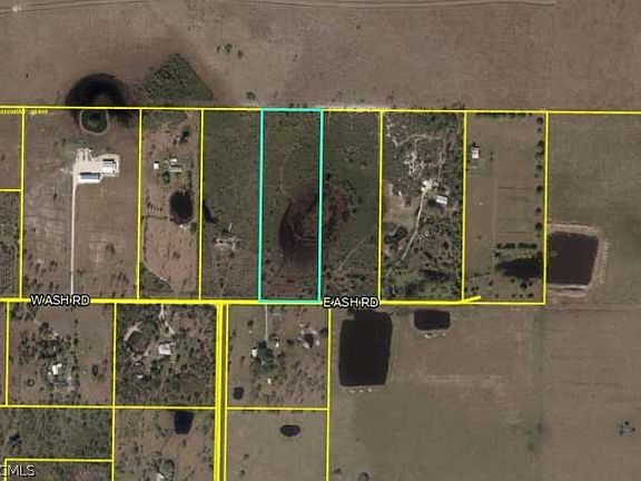 2nd image of 1065 E Ash Rd