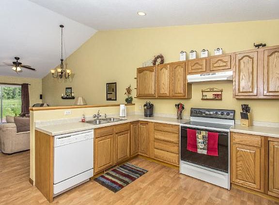 5th image of 209 Meadow Ln