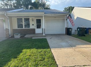1116 Stratford Ln, Algonquin, IL 60102