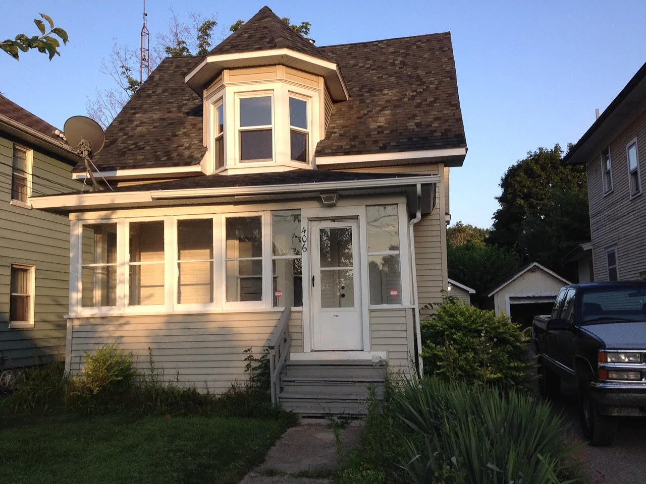 408 Bates St photo 1