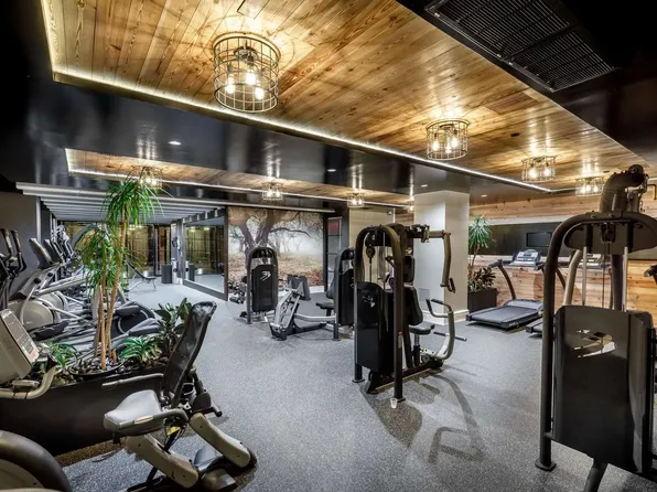 395 Leonard Street image 3 of 8