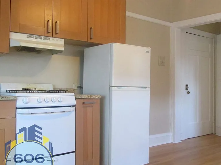 1120 Ontario St #201 — Photo 2