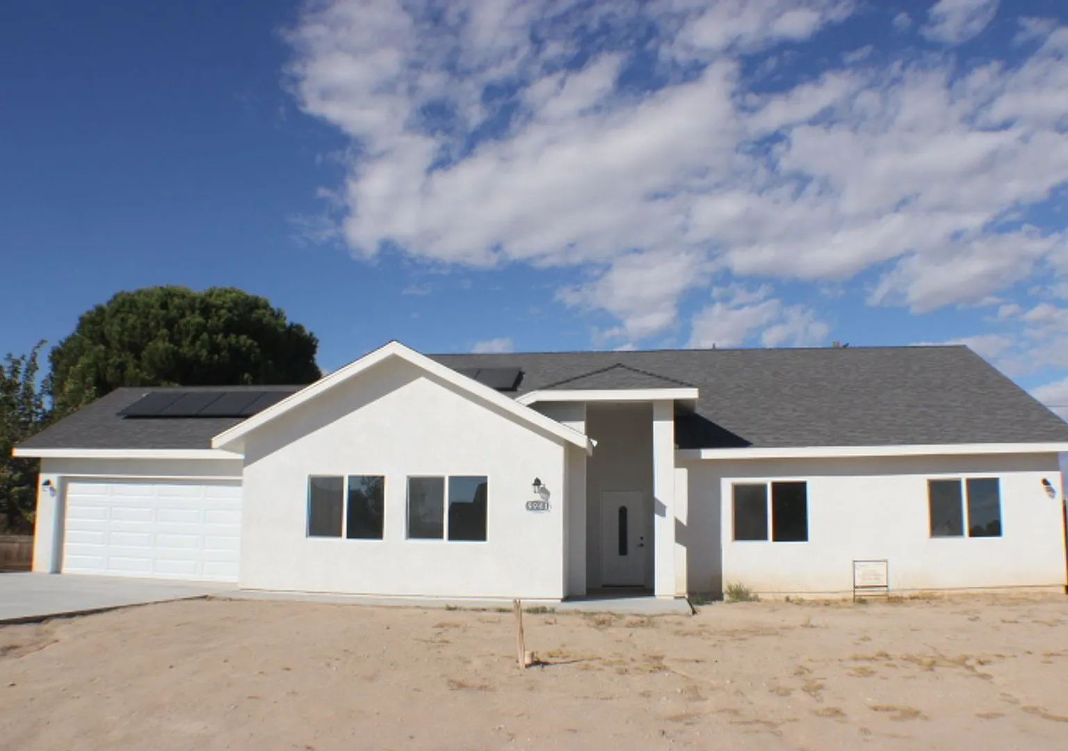 New Construction - 4 Bedroom & 1 Office Room + 3 Bathrooms - Move In Ready! — Photo 1
