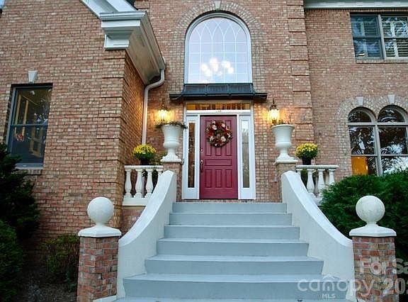 3rd image of 295 Laurel Ridge Dr