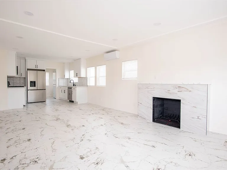 6352 Holabird St — Photo 2