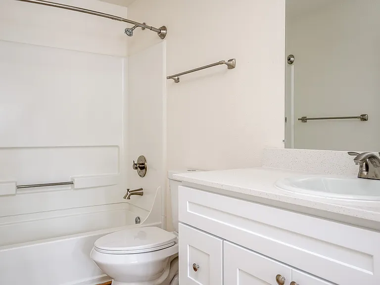 Glen Ridge Apartments — Photo 53