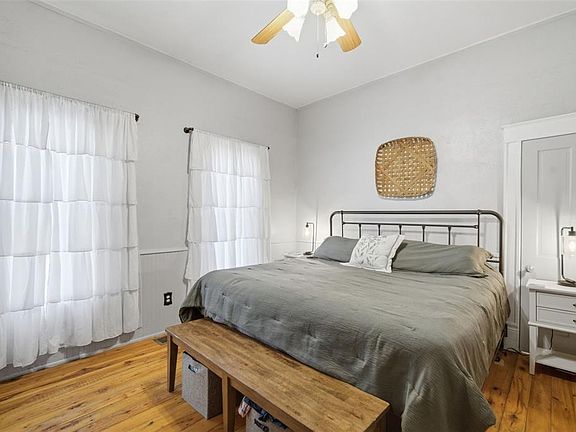 4th image of 1201 W Reynolds St