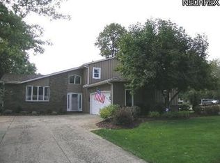 14317 E Hartford Dr, Strongsville, OH 44136