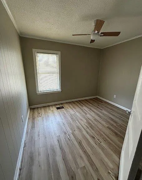 1373 Salem St — Photo 15