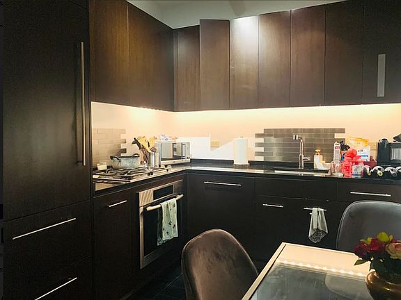 5th image of 40 Broad St APT 26F