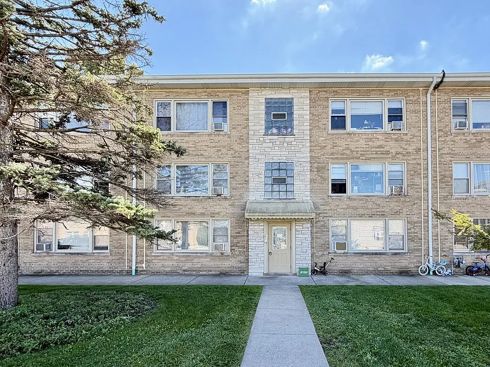 7628.5 N Milwaukee Ave #A3