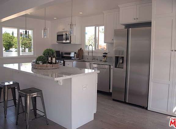 5th image of 23004 Saticoy St