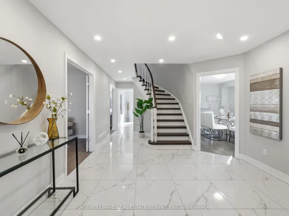 4134 Murray Hill Cres, Mississauga, ON L5C 4H8