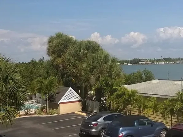 1859 Shore Dr S APT 204, South Pasadena, FL 33707